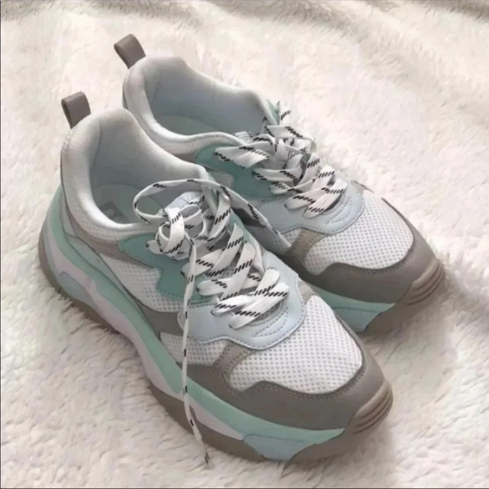 NINE WEST TAYBRE LACE UP SNEAKERS